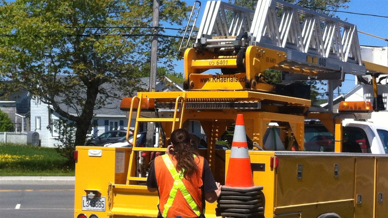 employés de ville et camion